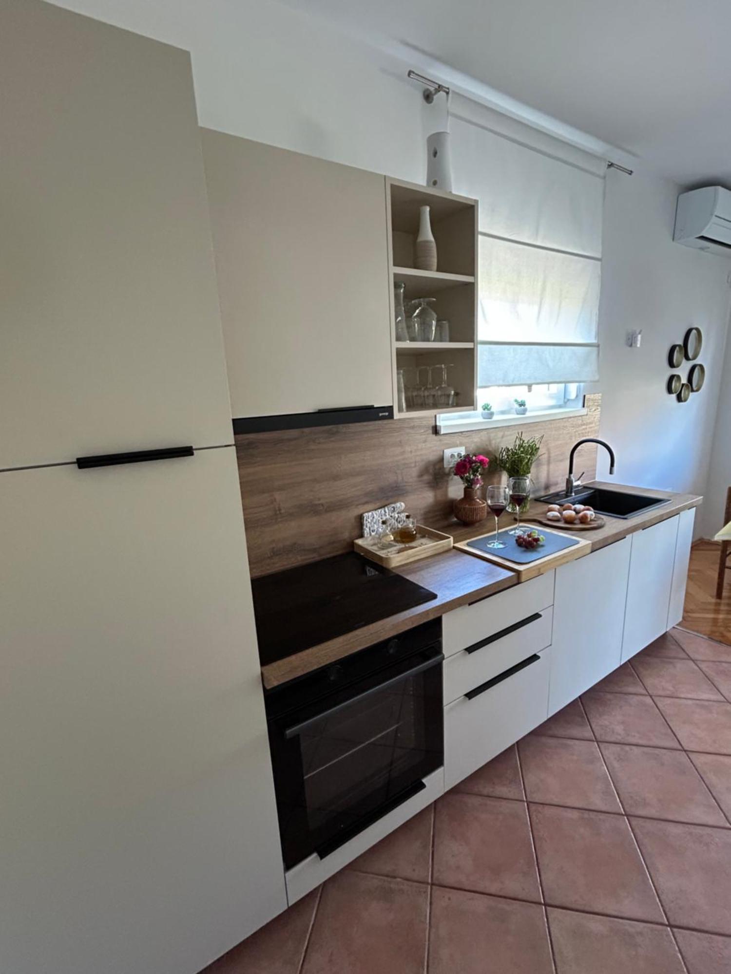 Apartments Come&Stay Пунат Екстериор снимка